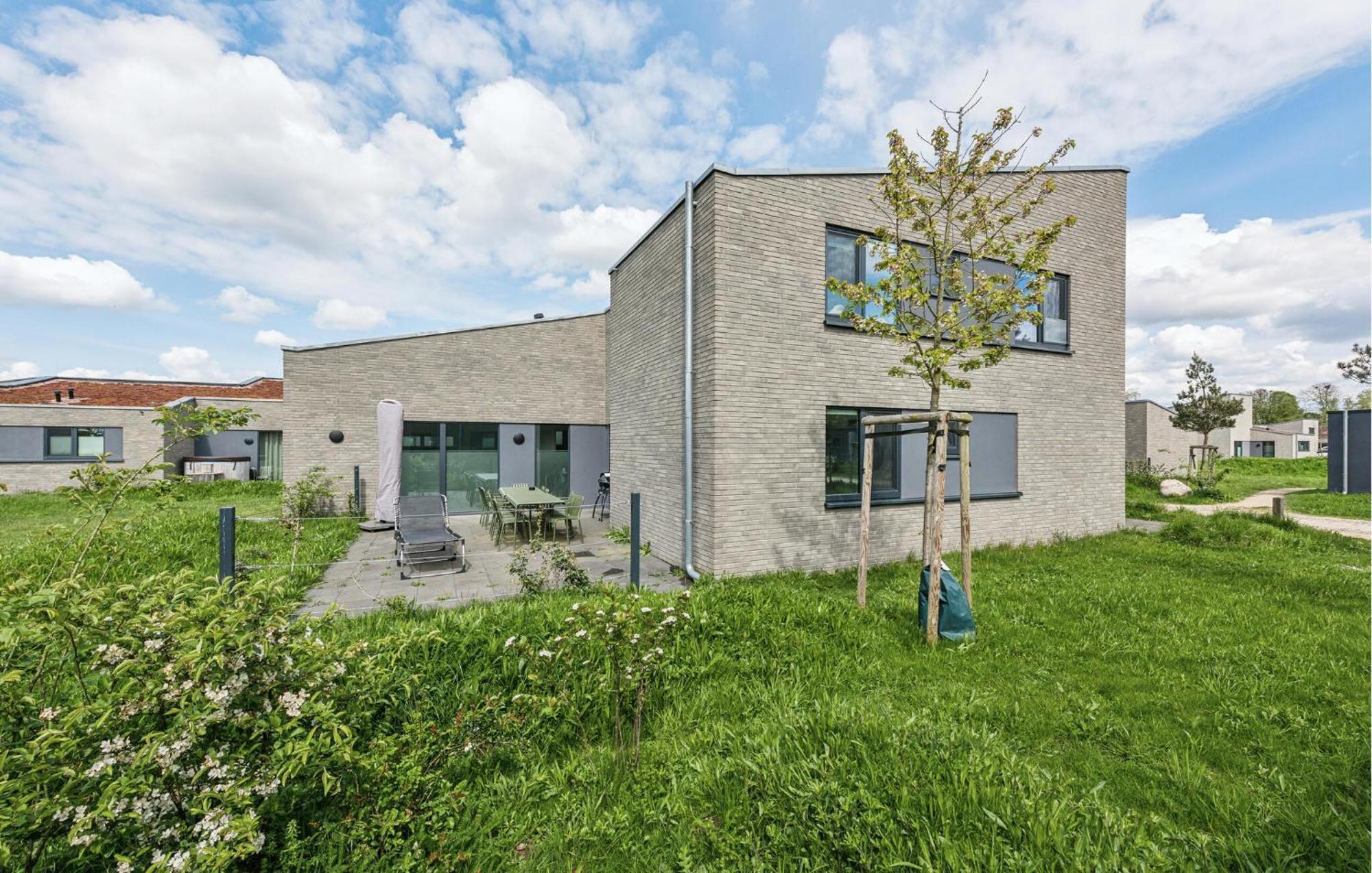 Nice Home In Lembruch-Duemmer See With Sauna Экстерьер фото