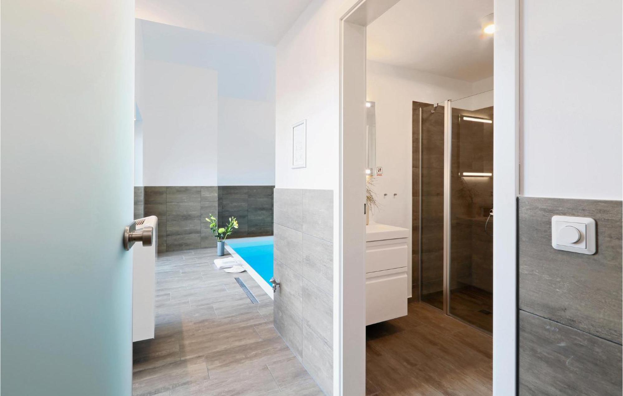 Nice Home In Lembruch-Duemmer See With Sauna Экстерьер фото
